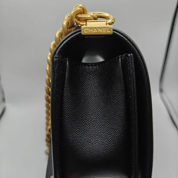 CHANEL Black and Gold Quilted Shoulder Bag - Picture 7 of 8